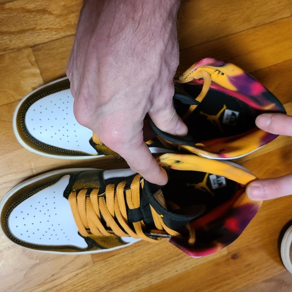 Jordan 1 Mid SE Wear Away Taxi main image 5